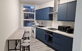 London Stratford 4 Bed Apartment